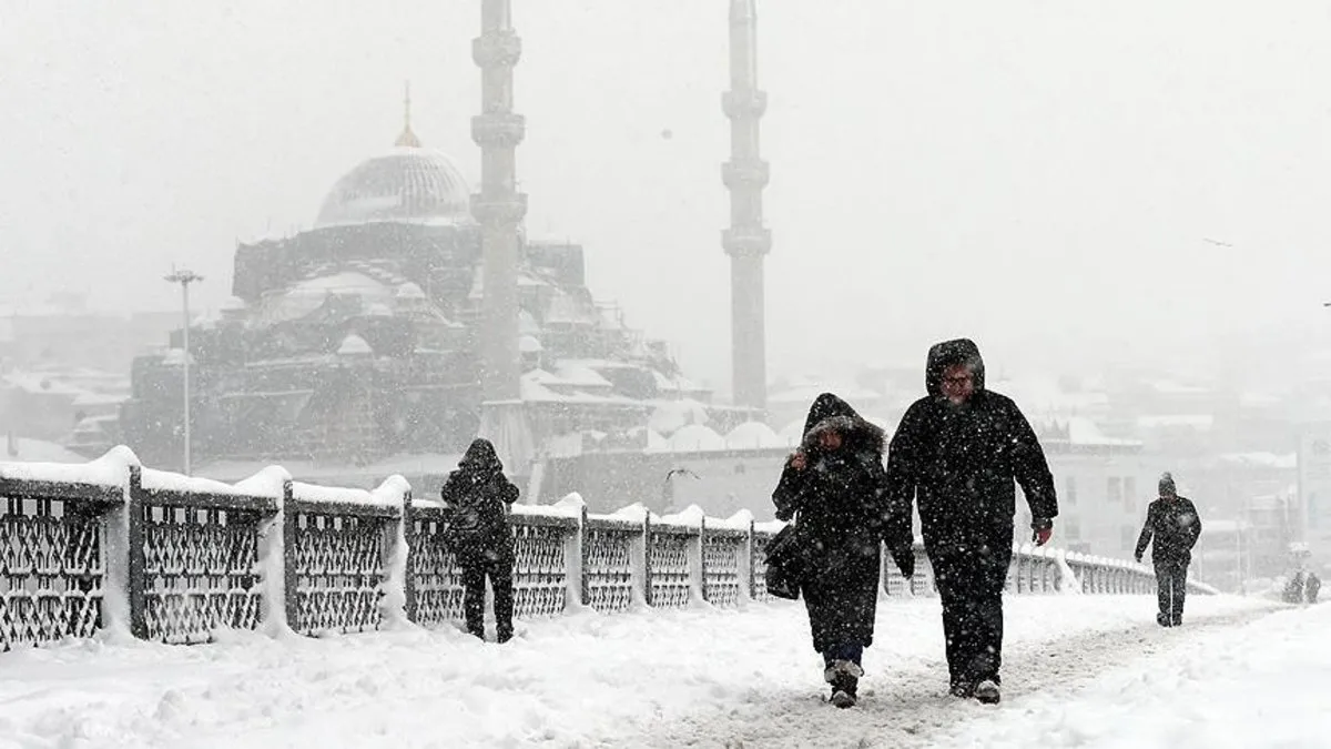 İstanbul’da kar yağışı için yeni tarih verildi! Havalar birden soğuyacak, ortalık buz kesecek