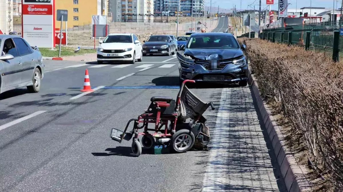 Kayseri’de Engelliye Otomobil Çarptı